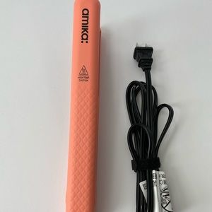 amika flat iron